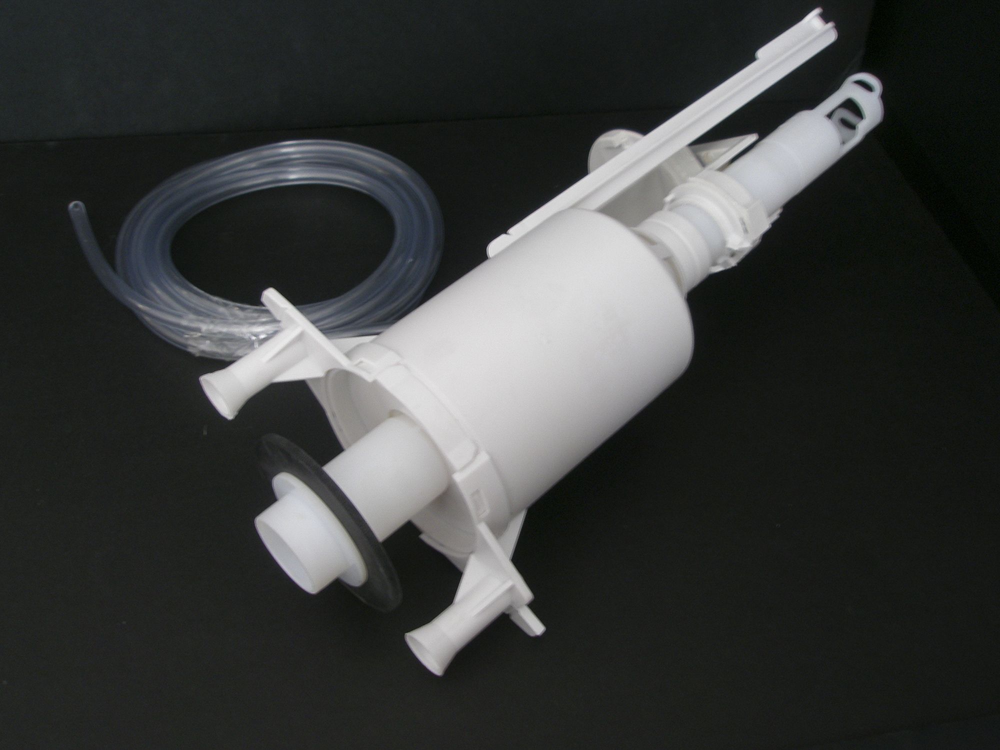 Pneumatic flush valve with rubber gasket