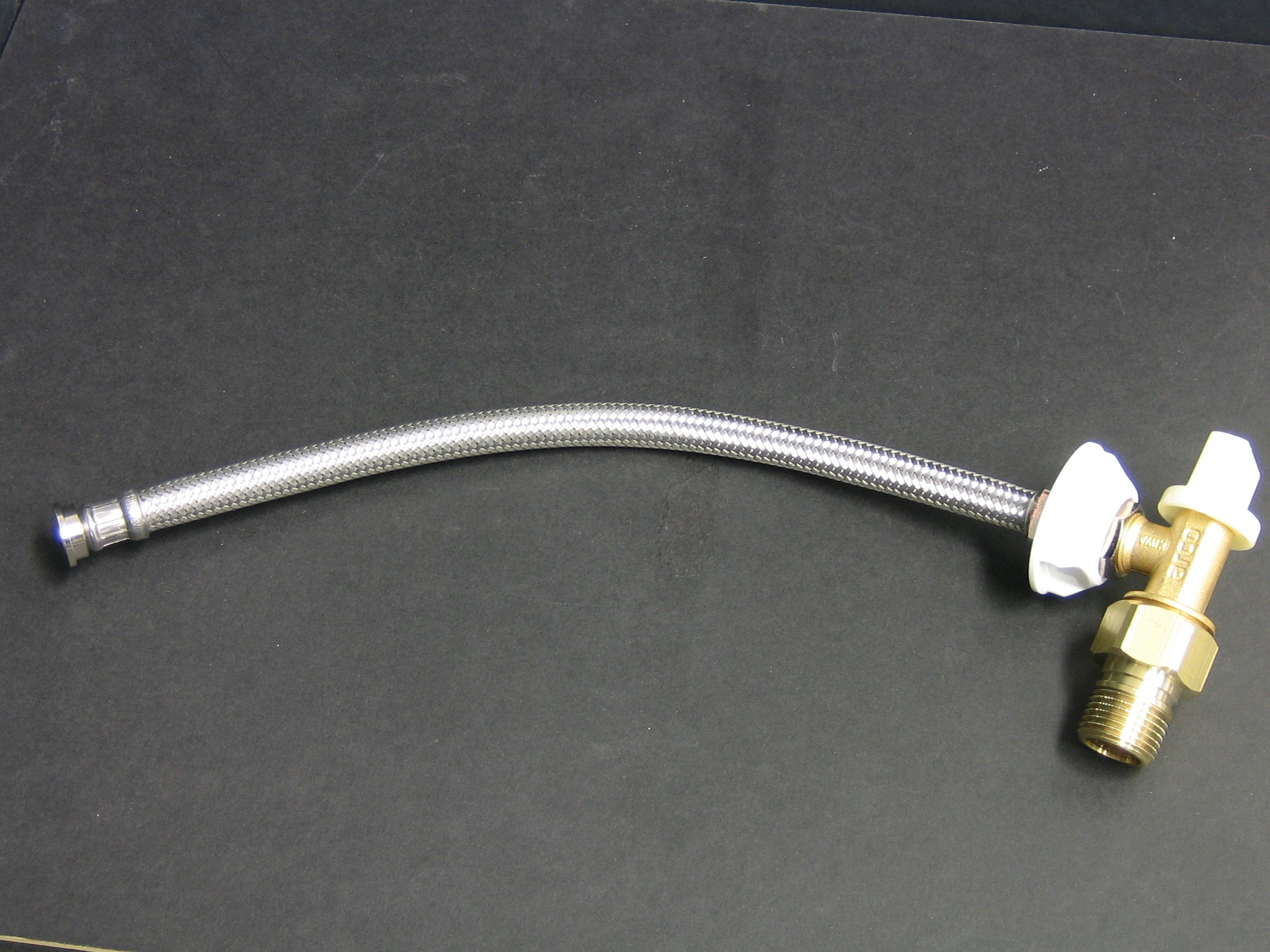 Flexibele aansluitslang G3/8 BI x G1/2 BU + hoekstopkraan