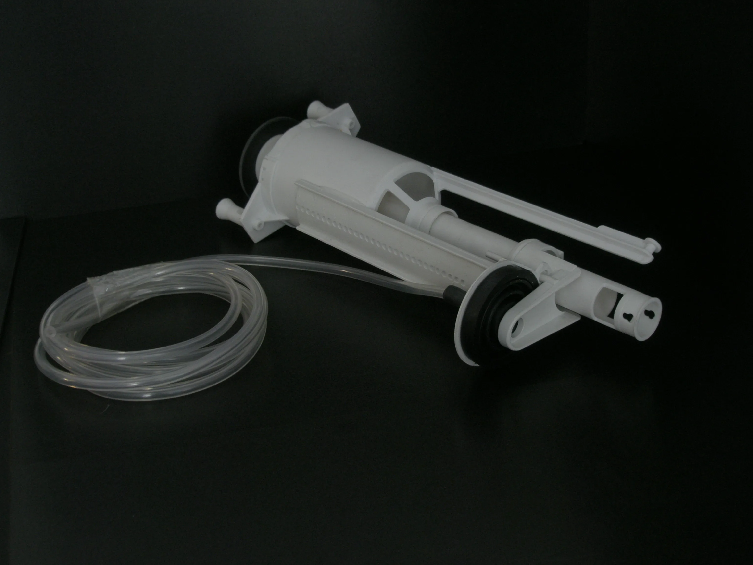 Pneumatic flush valve with rubber seal